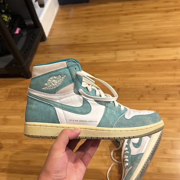 AUTHENTIC Turbo Green jordan 1s size 10.5 men’s - Picture 3 of 9